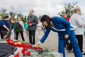 XVII Международная научная конференция «История сталинизма». Возложение цветов к Вечному огню