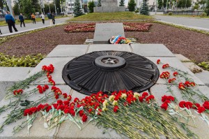 XVII Международная научная конференция «История сталинизма». Возложение цветов к Вечному огню