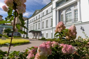 Усадьба Долгоруковых-Бобринских на Малой Никитской в Москве