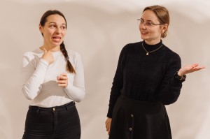 Инклюзивная экскурсия на русском жестовом языке по выставке «Я последняя пятилетка. Новое искусство Казани»