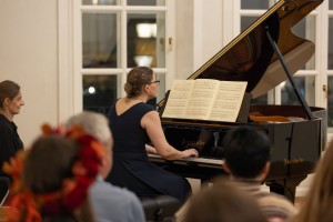 Концерт в усадьбе Долгоруковых-Бобринских: Ольга Артюгина и Оксана Ралкина. «Неуловимое барокко: на границе времен»