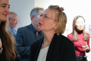 Открытие выставки Дины Хайченко «Другая песенка»