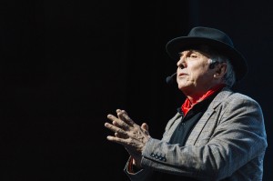 Моноспектакль Петра Семака «Театр в лицах» в Ельцин Центре
