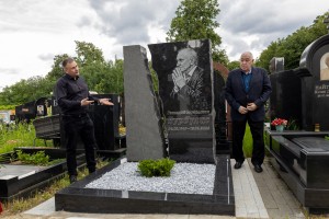 Открытие памятника на могиле Геннадия Бурбулиса