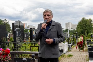 Открытие памятника на могиле Геннадия Бурбулиса