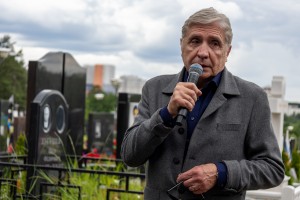 Открытие памятника на могиле Геннадия Бурбулиса