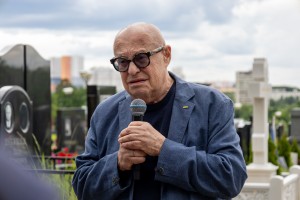 Открытие памятника на могиле Геннадия Бурбулиса