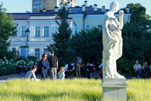 «Выходные на Никитской» Концерт «Бездомная музыка»