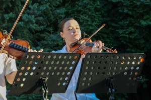 «Выходные на Никитской» Концерт «Бездомная музыка»