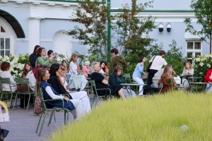 «Выходные на Никитской» Концерт «Бездомная музыка»