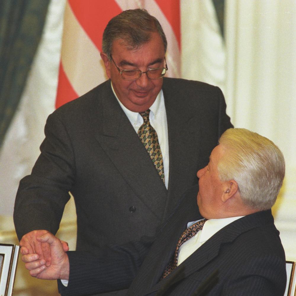 Наина Ельцина выразила соболезнование по поводу смерти Евгения Примакова