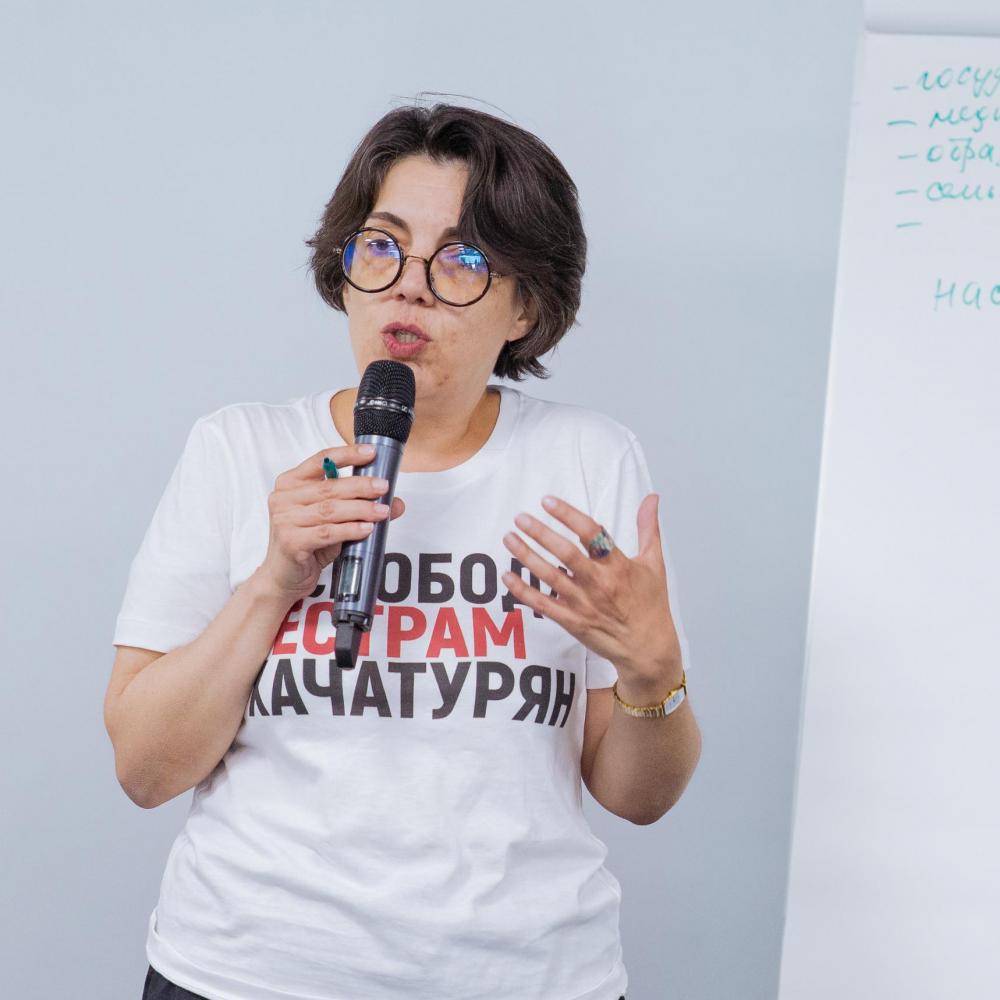 Зара Арутюнян: «Отстаньте от детей»