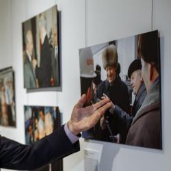 Большое видится на расстоянии: Ельцин в фотообъективе