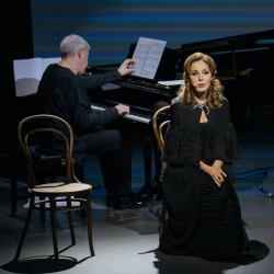 Белла Ахмадулина. «Стихотворения чудный театр». Цикл «Послушайте!»