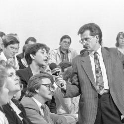 Полная версия: Листьев