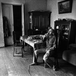 Экскурсия для слабослышащих по выставке «Юрий Рост. Люди»