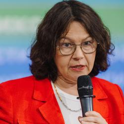 Анна Новикова. Превращаем личные воспоминания в коллективные с помощью фотографий