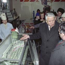 Кураторская экскурсия по выставке «Страна отдельных недостатков»