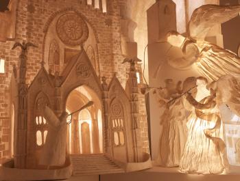 «Другая песенка». Новогодняя выставка Дины Хайченко в усадьбе