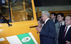 Борис Немцов и Борис Ельцин в Нижегородской области (1992)