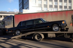 Транспортировка бронированного ЗИЛа Б.Н. Ельцина