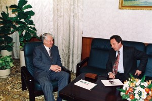 Встреча президента РФ Б.Н. Ельцина с председателем Всероссийской государственной телерадиокомпании (ВГТРК) О.М. Попцовым