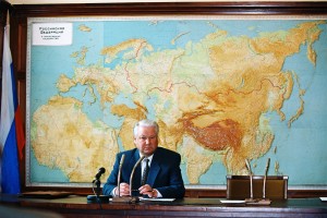 Президент РФ Б.Н. Ельцин в рабочем кабинете