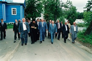 Посещение президентом РФ Б.Н. Ельциным Московской области. Посещение ФЦДТ "Союз". Подмосковного колхоза "Борец"