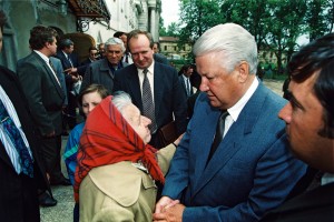 Посещение президентом РФ Б.Н. Ельциным Московской области. Посещение ФЦДТ "Союз". Подмосковного колхоза "Борец"