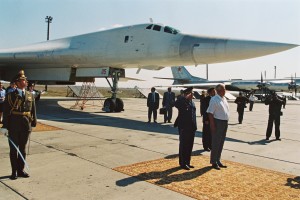 Поездка президента РФ Б.Н. Ельцина и Н.И. Ельциной по Волге (г. Плес Ивановской области, г. Нижний Новгород, г. Тольятти, г. Волжск (показательные полеты военной авиации),  г. Ростов-на-Дону и г. Сочи резиденция "Бочаров ручей")