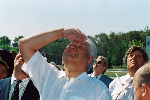 Поездка президента РФ Б.Н. Ельцина и Н.И. Ельциной по Волге (г. Плес Ивановской области, г. Нижний Новгород, г. Тольятти, г. Волжск (показательные полеты военной авиации),  г. Ростов-на-Дону и г. Сочи резиденция "Бочаров ручей")