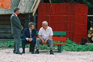 Поездка президента РФ Б.Н. Ельцина и Н.И. Ельциной по Волге (г. Плес Ивановской области, г. Нижний Новгород, г. Тольятти, г. Волжск (показательные полеты военной авиации),  г. Ростов-на-Дону и г. Сочи резиденция "Бочаров ручей")