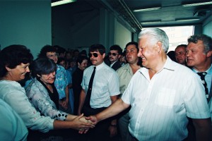 Поездка президента РФ Б.Н. Ельцина и Н.И. Ельциной по Волге (г. Плес Ивановской области, г. Нижний Новгород, г. Тольятти, г. Волжск (показательные полеты военной авиации),  г. Ростов-на-Дону и г. Сочи резиденция "Бочаров ручей")