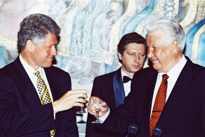 Участие руководителей стран - постоянных членов СБ ООН и участниц ОБСЕ в торжествах по случаю 50-летия Победы в Великой Отечественной войне 1941-1945 гг. (Красная площадь, Александровский сад, Поклонная гора, Кремль, БКД)