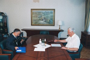 Отдых президента РФ Б.Н. Ельцина и Н.И. Ельциной. Встреча президента РФ Б.Н. Ельцина с Министром иностранных дел РФ А.В. Козыревым