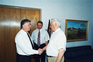 Отдых президента РФ Б.Н. Ельцина и Н.И. Ельциной. Встреча президента РФ Б.Н. Ельцина с Секретарем Совета Безопасности РФ, полномочным представителем президента РФ в Чеченской Республике О.И. Лобовым и первым заместителем председателя Правительства РФ О.Н. С