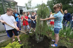 Аллея спорта. Перед стартом XIII Кубка Ельцина по волейболу
