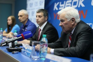 Николай Карполь и Леонид Рапопорт на пресс-конференции Кубка Ельцина по волейболу