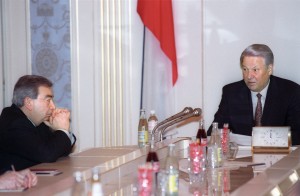 Президент РФ Борис Ельцин и глава МИД РФ России Евгений Примаков
