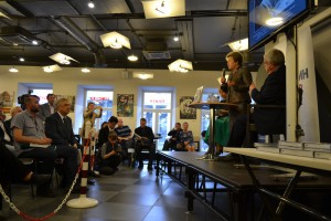 Презентация фотоальбома «90-е. Страна» в магазине «Москва»