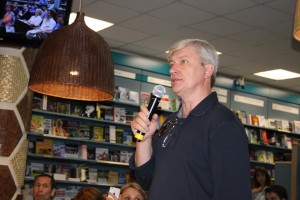 Презентация фотоальбома "90-е. Страна" в Московском Доме книги