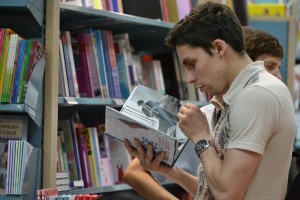 Презентация фотоальбома "90-е. Страна" в Московском Доме книги