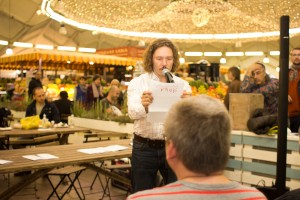 Литературный критик и редактор Александр Гаврилов.Фестиваль «Книжный рынок» на Даниловском рынке в Москве