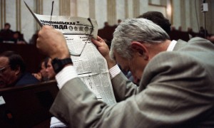 Журналист  Егор Яковлев на сессии Верховного Совета СССР 28 августа 1991 