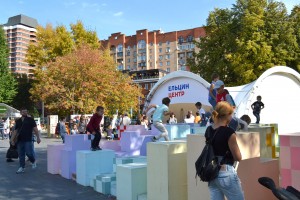 Шатер Президентского Центра Б.Н. Ельцина на фестивале "Остров 90-х" в парке Музеон (Копия)