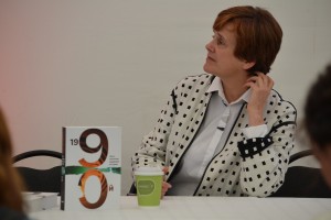 Ирина Прохорова на фестивале "Остров 90-х" в парке Музеон в шатре Ельцин Центра