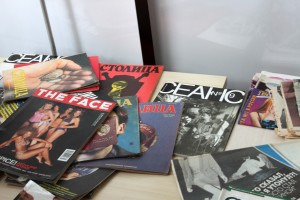 Выставка-читальня «Медиа 90-х» на  фестивале "0стров 90-х" в парке Музеон 