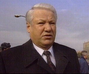 Октябрь 1993. Интервью президента РФ Бориса Ельцина телекомпании CNN возле Белого дома.