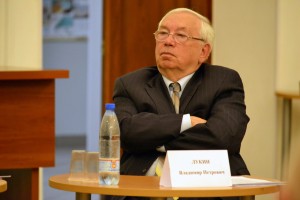 Владимир Лукин на круглом столе, посвященном 25-летию партии «Демократическая Россия»