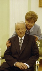 Президент РФ Борис Ельцин и супруга президента РФ Наина Ельцина в Кремле